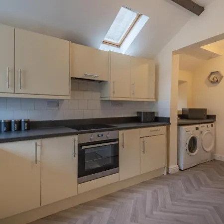 5 Bed In Oc-m45321 Apartment *