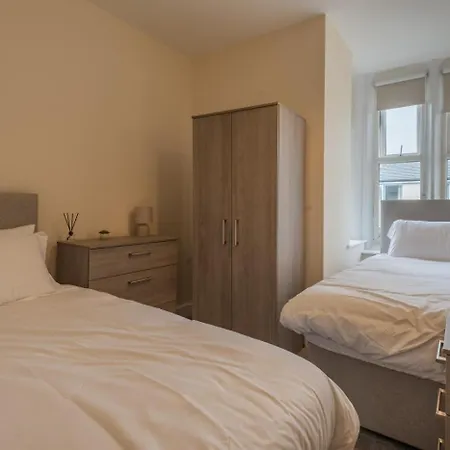 Apartment 5 Bed In Oc-m45321 Windermere